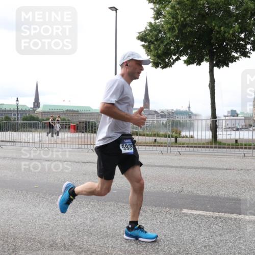 29.06.2025 - hella hamburg halbmarathon Lena Gebhardt http://msf.ph/oto/8424976 29.06.2025 10:28:35 Lombardsbrücke 5939, 1518, 1557, 3445, 3717, 4700, 4834, 5167, 5249, 5250, 5369, 5604, 5718, 5903, 5939, 6102, 6418, 7667, 7980, 8327, 8560, 9642, 9653, 9654, 9716, 9855, 10068, 10434, 13045, 13296, 13400, 14017, 15123, 15256, 15452, 16125, 16643, 18256, 18293, 18604, 19180 meine-sportfotos.de