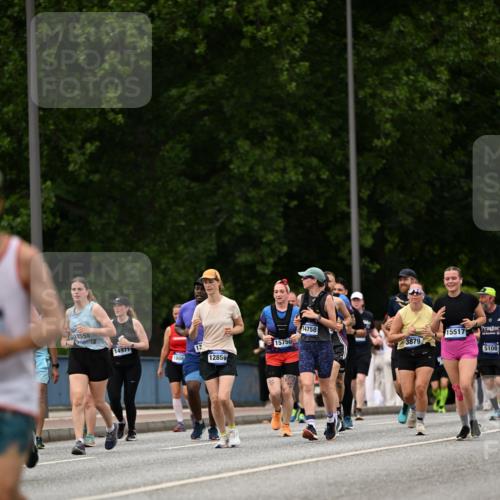 29.06.2025 - hella hamburg halbmarathon Dr. Thomas Lammeyer http://msf.ph/oto/8424980 29.06.2025 10:49:50 Kennedybrücke 1774, 2550, 2779, 2846, 2954, 3570, 3879, 3993, 4275, 4337, 4388, 4820, 5099, 5108, 5190, 5339, 5949, 6888, 7699, 7859, 7912, 8272, 8594, 9536, 10562, 10668, 10727, 11332 meine-sportfotos.de