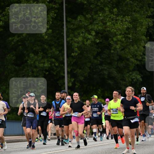 29.06.2025 - hella hamburg halbmarathon Dr. Thomas Lammeyer http://msf.ph/oto/8425043 29.06.2025 10:49:51 Kennedybrücke 1774, 2550, 2779, 2846, 2954, 3570, 3879, 3993, 4275, 4337, 4820, 5099, 5108, 5190, 5339, 5703, 5949, 7699, 7859, 7912, 8272, 8594, 9536, 10562, 10668, 10727, 11332 meine-sportfotos.de