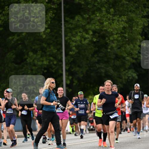 29.06.2025 - hella hamburg halbmarathon Dr. Thomas Lammeyer http://msf.ph/oto/8425066 29.06.2025 10:49:52 Kennedybrücke 1774, 2550, 2779, 2846, 2954, 3570, 3879, 3993, 4275, 4337, 4820, 5099, 5108, 5190, 5339, 5703, 5949, 6763, 7699, 7859, 7912, 8272, 8594, 9536, 10562, 10668, 10727, 11332 meine-sportfotos.de