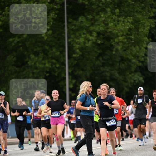 29.06.2025 - hella hamburg halbmarathon Dr. Thomas Lammeyer http://msf.ph/oto/8425081 29.06.2025 10:49:53 Kennedybrücke 1085, 1774, 2550, 2779, 2846, 2954, 3357, 3377, 3570, 3879, 3993, 4275, 4337, 4820, 5099, 5108, 5190, 5339, 5703, 5949, 6763, 7699, 7859, 7912, 8272, 8594, 9536, 10562, 10727, 11119, 11332 meine-sportfotos.de