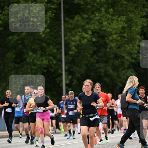29.06.2025 - hella hamburg halbmarathon Dr. Thomas Lammeyer http://msf.ph/oto/8425086 29.06.2025 10:49:53 Kennedybrücke 1085, 1774, 2550, 2779, 2846, 2954, 3357, 3377, 3570, 3879, 3993, 4275, 4337, 4820, 5099, 5108, 5190, 5339, 5703, 5949, 6763, 7699, 7859, 7912, 8272, 8594, 9536, 10562, 10727, 11119, 11332 meine-sportfotos.de