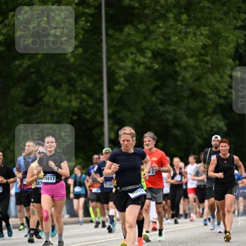 29.06.2025 - hella hamburg halbmarathon Dr. Thomas Lammeyer http://msf.ph/oto/8425106 29.06.2025 10:49:54 Kennedybrücke 1085, 1774, 2550, 2664, 2779, 2846, 2954, 3357, 3377, 3570, 3879, 3993, 4275, 4820, 5099, 5108, 5190, 5339, 5703, 5949, 6763, 7699, 7859, 7912, 8272, 8594, 9536, 10562, 10727, 11119, 11332 meine-sportfotos.de