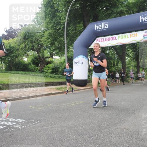 29.06.2025 - hella hamburg halbmarathon KatJ http://msf.ph/oto/8425151 29.06.2025 10:39:13 Zwischen KM18-KM19 1098, 2397, 2636, 2818, 4967, 6286, 8139 meine-sportfotos.de
