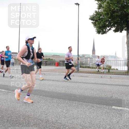 29.06.2025 - hella hamburg halbmarathon Lena Gebhardt http://msf.ph/oto/8425154 29.06.2025 10:53:30 Lombardsbrücke 8212, 6521, 8515, 4761, 1340, 1709, 1900, 1906, 1984, 2065, 2291, 2409, 2429, 3226, 4195, 4595, 4626, 4801, 5428, 5562, 5815, 5856, 5857, 6039, 6041, 6044, 6273, 6306, 6521, 6913, 6996, 7039, 7068, 7483, 7537, 7611, 7681, 7876, 7890, 8189, 8212, 8414, 8515, 8906, 9077, 9456, 9531, 9685, 9764, 9771, 9785, 10043, 10175, 10490, 10661, 11520, 11524, 12193, 12219, 12700, 13489, 13916, 13917, 14038, 16137 meine-sportfotos.de