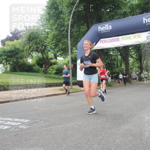 29.06.2025 - hella hamburg halbmarathon KatJ http://msf.ph/oto/8425164 29.06.2025 10:39:13 Zwischen KM18-KM19 1098, 2397, 2636, 2818, 4967, 6286, 8139 meine-sportfotos.de