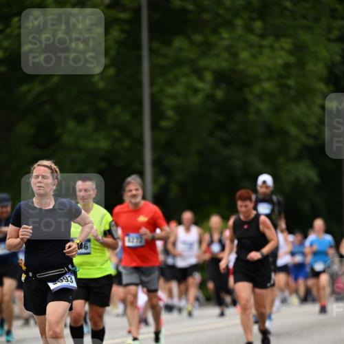 29.06.2025 - hella hamburg halbmarathon Dr. Thomas Lammeyer http://msf.ph/oto/8425192 29.06.2025 10:49:56 Kennedybrücke 1085, 1774, 2550, 2657, 2664, 2779, 2846, 2954, 3357, 3377, 3879, 3993, 4119, 4820, 5099, 5108, 5190, 5339, 5703, 5949, 6763, 7699, 7859, 7912, 8272, 8594, 9536, 10562, 10727, 11119, 11332 meine-sportfotos.de