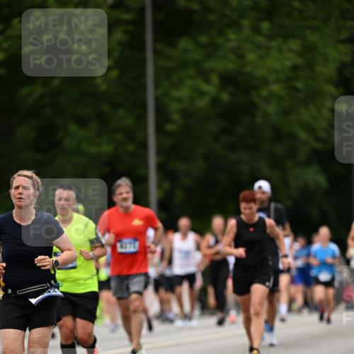 29.06.2025 - hella hamburg halbmarathon Dr. Thomas Lammeyer http://msf.ph/oto/8425203 29.06.2025 10:49:56 Kennedybrücke 1085, 1774, 2550, 2657, 2664, 2779, 2846, 2954, 3357, 3377, 3879, 3993, 4119, 4820, 5099, 5108, 5190, 5339, 5703, 5949, 6763, 7699, 7859, 7912, 8272, 8594, 9536, 10562, 10727, 11119, 11332 meine-sportfotos.de