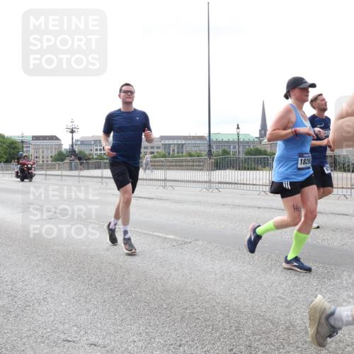 29.06.2025 - hella hamburg halbmarathon Lena Gebhardt http://msf.ph/oto/8425204 29.06.2025 10:28:42 Lombardsbrücke 6102, 1829, 1518, 1557, 1869, 3445, 3717, 4362, 4700, 4834, 5167, 5249, 5250, 5604, 5718, 5903, 5939, 6102, 6418, 7667, 7980, 8327, 8560, 9642, 9653, 9654, 9716, 9855, 10068, 10434, 13045, 13296, 13400, 14205, 15143, 15256, 15452, 15453, 16125, 16643, 18293, 18604, 19180 meine-sportfotos.de
