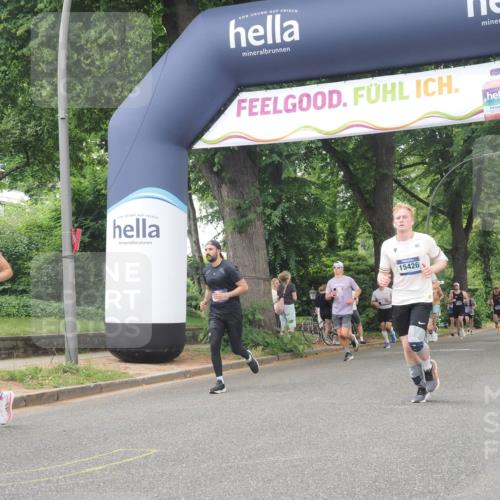 29.06.2025 - hella hamburg halbmarathon KatJ http://msf.ph/oto/8425213 29.06.2025 10:39:15 Zwischen KM18-KM19 1098, 2397, 2818, 4967, 6286, 8139 meine-sportfotos.de