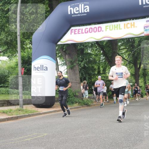 29.06.2025 - hella hamburg halbmarathon KatJ http://msf.ph/oto/8425220 29.06.2025 10:39:15 Zwischen KM18-KM19 1098, 2397, 2818, 4967, 6286, 8139 meine-sportfotos.de