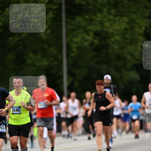 29.06.2025 - hella hamburg halbmarathon Dr. Thomas Lammeyer http://msf.ph/oto/8425225 29.06.2025 10:49:56 Kennedybrücke 1085, 1774, 2550, 2657, 2664, 2779, 2846, 2954, 3357, 3377, 3879, 3993, 4119, 4820, 5099, 5108, 5190, 5339, 5703, 5949, 6763, 7699, 7859, 7912, 8272, 8594, 9536, 10562, 10727, 11119, 11332 meine-sportfotos.de