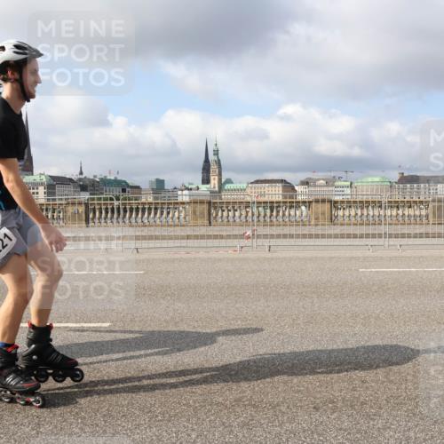 29.06.2025 - hella hamburg halbmarathon Lena Gebhardt http://msf.ph/oto/8425239 29.06.2025 08:58:45 Lombardsbrücke 221 meine-sportfotos.de