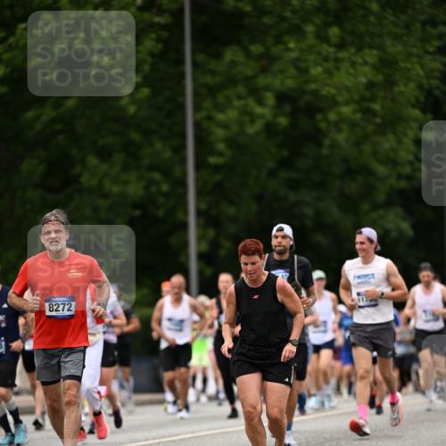 29.06.2025 - hella hamburg halbmarathon Dr. Thomas Lammeyer http://msf.ph/oto/8425263 29.06.2025 10:49:57 Kennedybrücke 1085, 1774, 2550, 2657, 2664, 2779, 2846, 2954, 3357, 3377, 3879, 3993, 4119, 4820, 5099, 5108, 5190, 5339, 5703, 6763, 7699, 7859, 7912, 8272, 8594, 9536, 10562, 10727, 11119, 11332 meine-sportfotos.de