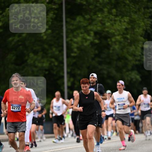 29.06.2025 - hella hamburg halbmarathon Dr. Thomas Lammeyer http://msf.ph/oto/8425270 29.06.2025 10:49:57 Kennedybrücke 1085, 1774, 2550, 2657, 2664, 2779, 2846, 2954, 3357, 3377, 3879, 3993, 4119, 4820, 5099, 5108, 5190, 5339, 5703, 6763, 7699, 7859, 7912, 8272, 8594, 9536, 10562, 10727, 11119, 11332 meine-sportfotos.de