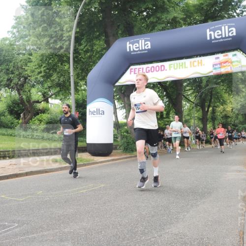 29.06.2025 - hella hamburg halbmarathon KatJ http://msf.ph/oto/8425283 29.06.2025 10:39:16 Zwischen KM18-KM19 1098, 2397, 2818, 4967, 6286, 8139 meine-sportfotos.de