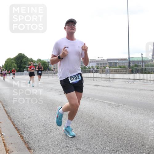 29.06.2025 - hella hamburg halbmarathon Lena Gebhardt http://msf.ph/oto/8425285 29.06.2025 10:28:43 Lombardsbrücke 16125, 6102, 1518, 1557, 1869, 3445, 3717, 4161, 4362, 4700, 4834, 5167, 5249, 5250, 5718, 5903, 5939, 6102, 6418, 7667, 7980, 8327, 8560, 9642, 9653, 9716, 9855, 10068, 10434, 12442, 13045, 13296, 13400, 14205, 15143, 15256, 15452, 15453, 16125, 16643, 18293, 18604, 19180 meine-sportfotos.de