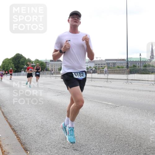 29.06.2025 - hella hamburg halbmarathon Lena Gebhardt http://msf.ph/oto/8425309 29.06.2025 10:28:43 Lombardsbrücke 16125, 6102, 1518, 1557, 1869, 3445, 3717, 4161, 4362, 4700, 4834, 5167, 5249, 5250, 5718, 5903, 5939, 6102, 6418, 7667, 7980, 8327, 8560, 9642, 9653, 9716, 9855, 10068, 10434, 12442, 13045, 13296, 13400, 14205, 15143, 15256, 15452, 15453, 16125, 16643, 18293, 18604, 19180 meine-sportfotos.de