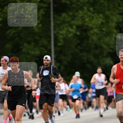 29.06.2025 - hella hamburg halbmarathon Dr. Thomas Lammeyer http://msf.ph/oto/8425391 29.06.2025 10:50:00 Kennedybrücke 1085, 1465, 1774, 2550, 2657, 2664, 2779, 2846, 2954, 2965, 3357, 3377, 3879, 3993, 4119, 4820, 5108, 5190, 5339, 5703, 5914, 6763, 7699, 7859, 7912, 8272, 8594, 9536, 10562, 10727, 11119, 11332 meine-sportfotos.de