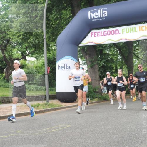 29.06.2025 - hella hamburg halbmarathon KatJ http://msf.ph/oto/8425415 29.06.2025 10:39:21 Zwischen KM18-KM19 1098, 6776, 7409, 8139 meine-sportfotos.de
