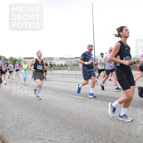 29.06.2025 - hella hamburg halbmarathon Lena Gebhardt http://msf.ph/oto/8425457 29.06.2025 10:53:33 Lombardsbrücke 1900, 10175, 18144, 114, 8906, 1340, 1709, 1753, 1900, 1906, 1984, 2065, 2079, 2409, 2429, 3055, 3226, 4195, 4595, 4626, 4801, 5428, 5430, 5562, 5815, 5856, 5857, 6039, 6041, 6044, 6273, 6306, 6913, 6996, 7039, 7068, 7483, 7537, 7611, 7876, 7890, 8189, 8212, 8414, 8515, 8906, 9077, 9456, 9531, 9685, 9764, 9771, 9785, 10043, 10175, 10490, 10661, 12193, 12219, 12700, 13489, 13916, 13917, 14038, 16137 meine-sportfotos.de