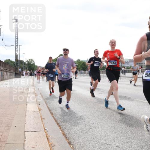 29.06.2025 - hella hamburg halbmarathon Lena Gebhardt http://msf.ph/oto/8425481 29.06.2025 10:43:23 Lombardsbrücke 9976, 3638, 13685, 7872, 5610, 1023, 1149, 1155, 1400, 1467, 1788, 1816, 1878, 2103, 2158, 2267, 2361, 2450, 2971, 3074, 3238, 3329, 3390, 3518, 3638, 3764, 4056, 4177, 4302, 4367, 4680, 4866, 5067, 5214, 5268, 5370, 5610, 5720, 5755, 5967, 6012, 6096, 6226, 6440, 6931, 7043, 7197, 7461, 7504, 7872, 7926, 8135, 8184, 8233, 8408, 8435, 8504, 8795, 8991, 9072, 9304, 9378, 9639, 9641, 9644, 9831, 9976, 10083, 10180, 10200, 10202, 13049 meine-sportfotos.de