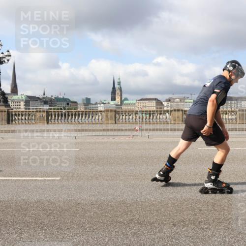 29.06.2025 - hella hamburg halbmarathon Lena Gebhardt http://msf.ph/oto/8425497 29.06.2025 08:58:46 Lombardsbrücke 2 meine-sportfotos.de