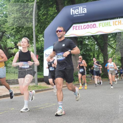 29.06.2025 - hella hamburg halbmarathon KatJ http://msf.ph/oto/8425526 29.06.2025 10:39:23 Zwischen KM18-KM19 3426, 4635, 5116, 5607, 6776, 7409 meine-sportfotos.de