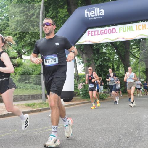 29.06.2025 - hella hamburg halbmarathon KatJ http://msf.ph/oto/8425546 29.06.2025 10:39:23 Zwischen KM18-KM19 3426, 4635, 5116, 5607, 6776, 7409 meine-sportfotos.de