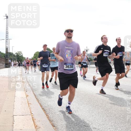 29.06.2025 - hella hamburg halbmarathon Lena Gebhardt http://msf.ph/oto/8425579 29.06.2025 10:43:24 Lombardsbrücke 9976, 3526, 3638, 15717, 13685, 13684, 26, 7872, 1023, 1149, 1155, 1310, 1400, 1467, 1788, 1816, 1878, 2103, 2158, 2267, 2361, 2450, 2971, 3074, 3238, 3329, 3390, 3518, 3638, 3764, 4056, 4177, 4302, 4367, 4680, 4866, 5067, 5214, 5268, 5370, 5610, 5720, 5755, 5967, 6012, 6096, 6226, 6440, 6931, 6971, 6973, 7043, 7197, 7461, 7504, 7872, 7926, 8135, 8184, 8233, 8408, 8435, 8504, 8795, 8991, 9072, 9304, 9639, 9641, 9644, 9831, 9976, 10083, 10180, 10200, 10202, 13049 meine-sportfotos.de