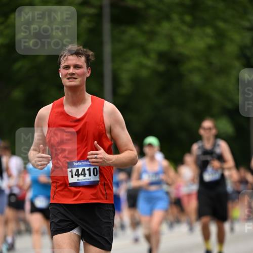 29.06.2025 - hella hamburg halbmarathon Dr. Thomas Lammeyer http://msf.ph/oto/8425596 29.06.2025 10:50:04 Kennedybrücke 1060, 1085, 1465, 1854, 2217, 2657, 2664, 2846, 2954, 2965, 3357, 3377, 3879, 3993, 4099, 4102, 4119, 4820, 5108, 5190, 5339, 5703, 5914, 6393, 6763, 6980, 7699, 7912, 8272, 8594, 9536, 10562, 11119, 11332 meine-sportfotos.de