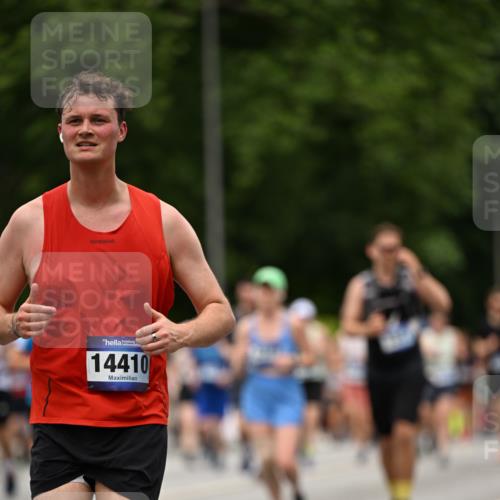 29.06.2025 - hella hamburg halbmarathon Dr. Thomas Lammeyer http://msf.ph/oto/8425609 29.06.2025 10:50:04 Kennedybrücke 1060, 1085, 1465, 1854, 2217, 2657, 2664, 2846, 2954, 2965, 3357, 3377, 3879, 3993, 4099, 4102, 4119, 4820, 5108, 5190, 5339, 5703, 5914, 6393, 6763, 6980, 7699, 7912, 8272, 8594, 9536, 10562, 11119, 11332 meine-sportfotos.de