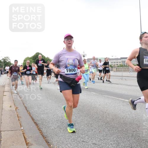 29.06.2025 - hella hamburg halbmarathon Lena Gebhardt http://msf.ph/oto/8425611 29.06.2025 10:53:34 Lombardsbrücke 9764, 1900, 10043, 11914, 9685, 10175, 1340, 1709, 1753, 1900, 1906, 1984, 2065, 2079, 2409, 2429, 3055, 3226, 4195, 4595, 4626, 4801, 5428, 5430, 5562, 5815, 5856, 5857, 6039, 6041, 6044, 6273, 6306, 6913, 6996, 7039, 7068, 7483, 7537, 7611, 7876, 7890, 8189, 8212, 8414, 8515, 8906, 9077, 9456, 9531, 9685, 9764, 9771, 9785, 10043, 10175, 10490, 10661, 12193, 12219, 12700, 13489, 13916, 13917, 14038, 16137 meine-sportfotos.de