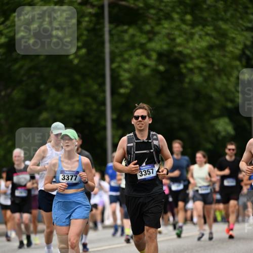 29.06.2025 - hella hamburg halbmarathon Dr. Thomas Lammeyer http://msf.ph/oto/8425630 29.06.2025 10:50:06 Kennedybrücke 1060, 1085, 1465, 1854, 2217, 2657, 2664, 2846, 2954, 2965, 3357, 3377, 3879, 3993, 4099, 4102, 4119, 4820, 5108, 5190, 5339, 5703, 5914, 6393, 6763, 6788, 6980, 7699, 7912, 7983, 8272, 8594, 9536, 10562, 11119, 11332 meine-sportfotos.de