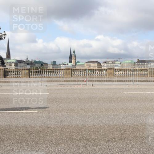 29.06.2025 - hella hamburg halbmarathon Lena Gebhardt http://msf.ph/oto/8425634 29.06.2025 08:58:46 Lombardsbrücke  meine-sportfotos.de