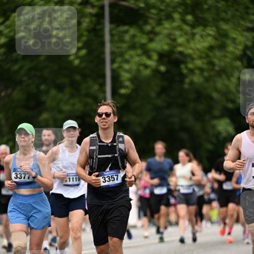 29.06.2025 - hella hamburg halbmarathon Dr. Thomas Lammeyer http://msf.ph/oto/8425660 29.06.2025 10:50:07 Kennedybrücke 1060, 1085, 1465, 1854, 2217, 2657, 2664, 2846, 2954, 2965, 3357, 3377, 3879, 3993, 4099, 4102, 4119, 4820, 5108, 5190, 5339, 5703, 5914, 6393, 6763, 6788, 6980, 7699, 7983, 8272, 8594, 9536, 10562, 11119, 11332 meine-sportfotos.de