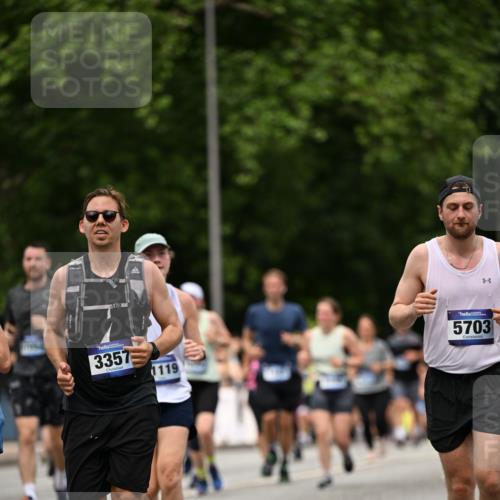 29.06.2025 - hella hamburg halbmarathon Dr. Thomas Lammeyer http://msf.ph/oto/8425682 29.06.2025 10:50:07 Kennedybrücke 1060, 1085, 1465, 1854, 2217, 2657, 2664, 2846, 2954, 2965, 3357, 3377, 3879, 3993, 4099, 4102, 4119, 4820, 5108, 5190, 5339, 5703, 5914, 6393, 6763, 6788, 6980, 7699, 7983, 8272, 8594, 9536, 10562, 11119, 11332 meine-sportfotos.de