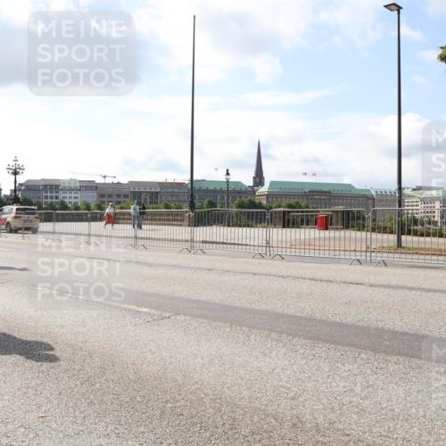 29.06.2025 - hella hamburg halbmarathon Lena Gebhardt http://msf.ph/oto/8425691 29.06.2025 09:52:34 Lombardsbrücke 134, 1220, 1057, 1070, 1139, 1163, 1169, 1176, 1220, 1415, 1468, 1512, 1604, 1613, 1631, 1763, 1782, 2189, 2233, 3109, 3124, 3305, 3618, 3852, 4080, 4277, 4497, 4565, 4691, 4871, 4915, 4933, 5007, 5011, 5336, 5477, 5690, 6373, 6550, 6711, 7067, 7191, 7325, 7432, 7451, 7599, 7710, 7843, 7865, 7961, 8564, 8852, 9348, 9444, 9547, 9659, 10493, 10741, 10796, 11062, 11495, 11679, 11779, 11821, 12046, 12772, 13403, 13614, 13728, 14257 meine-sportfotos.de