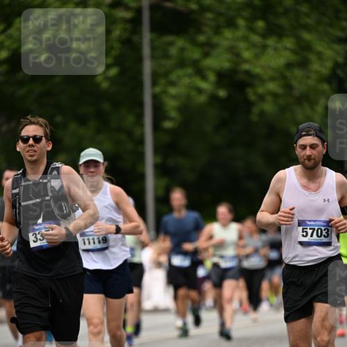 29.06.2025 - hella hamburg halbmarathon Dr. Thomas Lammeyer http://msf.ph/oto/8425700 29.06.2025 10:50:08 Kennedybrücke 1060, 1085, 1465, 1854, 2217, 2657, 2664, 2846, 2954, 2965, 3357, 3377, 3879, 3993, 4099, 4102, 4119, 4820, 5108, 5190, 5339, 5703, 5914, 6393, 6763, 6788, 6980, 7699, 7983, 8272, 8594, 9536, 10562, 11119, 11332 meine-sportfotos.de