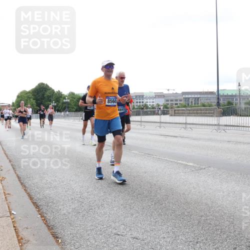 29.06.2025 - hella hamburg halbmarathon Lena Gebhardt http://msf.ph/oto/8425702 29.06.2025 10:28:53 Lombardsbrücke 142, 3, 8560, 6643, 1518, 1557, 1869, 2688, 3717, 4161, 4362, 4700, 4834, 4982, 5167, 5249, 5250, 5718, 5903, 5939, 6102, 6345, 6418, 7169, 7980, 8048, 8560, 9642, 9716, 9855, 10068, 10434, 12099, 12404, 12442, 13400, 14205, 15143, 15256, 15452, 15453, 15952, 15955, 16125, 16643, 18293, 19180 meine-sportfotos.de