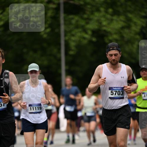 29.06.2025 - hella hamburg halbmarathon Dr. Thomas Lammeyer http://msf.ph/oto/8425725 29.06.2025 10:50:08 Kennedybrücke 1060, 1085, 1465, 1854, 2217, 2657, 2664, 2846, 2954, 2965, 3357, 3377, 3879, 3993, 4099, 4102, 4119, 4820, 5108, 5190, 5339, 5703, 5914, 6393, 6763, 6788, 6980, 7699, 7983, 8272, 8594, 9536, 10562, 11119, 11332 meine-sportfotos.de