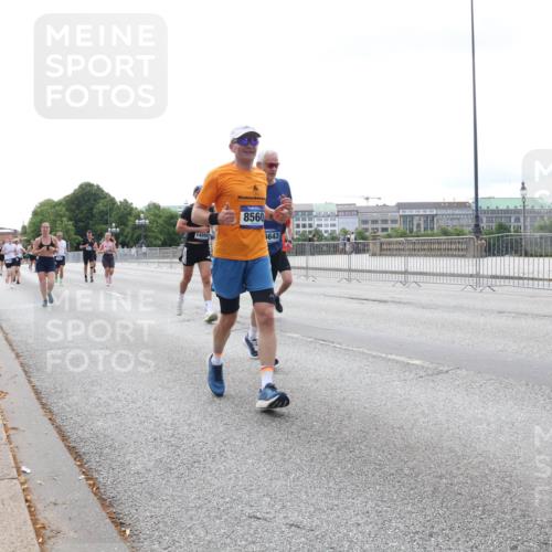 29.06.2025 - hella hamburg halbmarathon Lena Gebhardt http://msf.ph/oto/8425731 29.06.2025 10:28:53 Lombardsbrücke 14205, 8560, 6643, 1518, 1557, 1869, 2688, 3717, 4161, 4362, 4700, 4834, 4982, 5167, 5249, 5250, 5718, 5903, 5939, 6102, 6345, 6418, 7169, 7980, 8048, 8560, 9642, 9716, 9855, 10068, 10434, 12099, 12404, 12442, 13400, 14205, 15143, 15256, 15452, 15453, 15952, 15955, 16125, 16643, 18293, 19180 meine-sportfotos.de