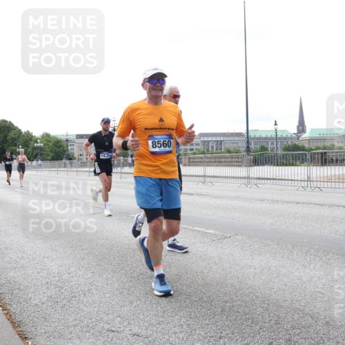 29.06.2025 - hella hamburg halbmarathon Lena Gebhardt http://msf.ph/oto/8425762 29.06.2025 10:28:53 Lombardsbrücke 1420, 8560, 1518, 1557, 1869, 2688, 3717, 4161, 4362, 4700, 4834, 4982, 5167, 5249, 5250, 5718, 5903, 5939, 6102, 6345, 6418, 7169, 7980, 8048, 8560, 9642, 9716, 9855, 10068, 10434, 12099, 12404, 12442, 13400, 14205, 15143, 15256, 15452, 15453, 15952, 15955, 16125, 16643, 18293, 19180 meine-sportfotos.de