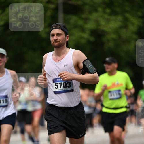 29.06.2025 - hella hamburg halbmarathon Dr. Thomas Lammeyer http://msf.ph/oto/8425773 29.06.2025 10:50:09 Kennedybrücke 1060, 1085, 1465, 1854, 2217, 2657, 2664, 2846, 2954, 2965, 3357, 3377, 3879, 3993, 4099, 4102, 4119, 4820, 5108, 5190, 5339, 5703, 5914, 6393, 6763, 6788, 6980, 7699, 7983, 8272, 8594, 9536, 11119, 11332 meine-sportfotos.de