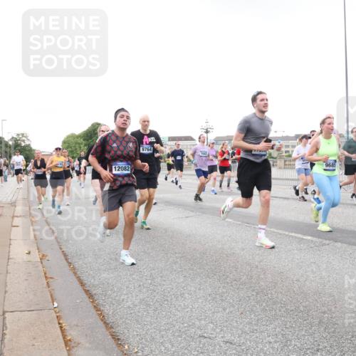 29.06.2025 - hella hamburg halbmarathon Lena Gebhardt http://msf.ph/oto/8425777 29.06.2025 10:53:35 Lombardsbrücke 12082, 9764, 5562, 11914, 9685, 1340, 1687, 1709, 1753, 1900, 1906, 1984, 2065, 2079, 2409, 2429, 3055, 3226, 4195, 4595, 4626, 4801, 5428, 5430, 5562, 5815, 5856, 5857, 6039, 6041, 6044, 6273, 6306, 6913, 6996, 7039, 7068, 7483, 7537, 7611, 7614, 7876, 7890, 8189, 8212, 8414, 8515, 8906, 9077, 9456, 9531, 9685, 9764, 9771, 9785, 10043, 10175, 10490, 12193, 12219, 12700, 13916, 13917, 14038 meine-sportfotos.de