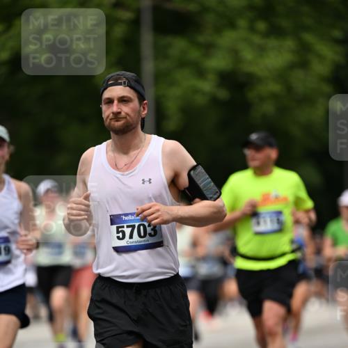 29.06.2025 - hella hamburg halbmarathon Dr. Thomas Lammeyer http://msf.ph/oto/8425781 29.06.2025 10:50:10 Kennedybrücke 1060, 1085, 1465, 1854, 2217, 2657, 2664, 2846, 2954, 2965, 3357, 3377, 3879, 3993, 4099, 4102, 4119, 4820, 5108, 5190, 5339, 5703, 5914, 6393, 6763, 6788, 6980, 7530, 7699, 7983, 8272, 8594, 9536, 11119, 11332, 11393 meine-sportfotos.de