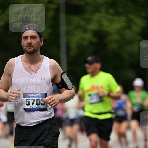 29.06.2025 - hella hamburg halbmarathon Dr. Thomas Lammeyer http://msf.ph/oto/8425794 29.06.2025 10:50:10 Kennedybrücke 1060, 1085, 1465, 1854, 2217, 2657, 2664, 2846, 2954, 2965, 3357, 3377, 3879, 3993, 4099, 4102, 4119, 4820, 5108, 5190, 5339, 5703, 5914, 6393, 6763, 6788, 6980, 7530, 7699, 7983, 8272, 8594, 9536, 11119, 11332, 11393 meine-sportfotos.de