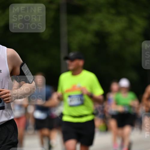 29.06.2025 - hella hamburg halbmarathon Dr. Thomas Lammeyer http://msf.ph/oto/8425807 29.06.2025 10:50:10 Kennedybrücke 1060, 1085, 1465, 1854, 2217, 2657, 2664, 2846, 2954, 2965, 3357, 3377, 3879, 3993, 4099, 4102, 4119, 4820, 5108, 5190, 5339, 5703, 5914, 6393, 6763, 6788, 6980, 7530, 7699, 7983, 8272, 8594, 9536, 11119, 11332, 11393 meine-sportfotos.de