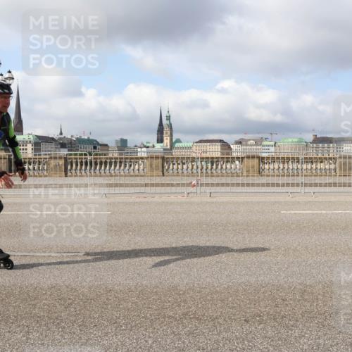 29.06.2025 - hella hamburg halbmarathon Lena Gebhardt http://msf.ph/oto/8425809 29.06.2025 08:58:47 Lombardsbrücke 40 meine-sportfotos.de