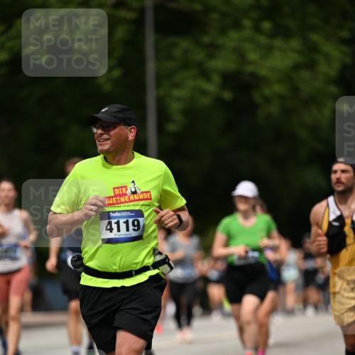 29.06.2025 - hella hamburg halbmarathon Dr. Thomas Lammeyer http://msf.ph/oto/8425829 29.06.2025 10:50:11 Kennedybrücke 1060, 1085, 1465, 1854, 2217, 2657, 2664, 2846, 2954, 2965, 3357, 3377, 3879, 3993, 4099, 4102, 4119, 4820, 5108, 5190, 5339, 5703, 5914, 6393, 6763, 6788, 6980, 7530, 7699, 7983, 8272, 8594, 9536, 11119, 11332, 11393 meine-sportfotos.de